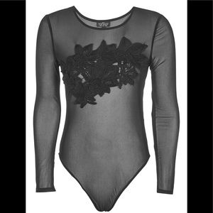 TOPSHOP PETITE Long Sleeve Applique Bodysuit